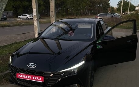 Hyundai Elantra, 2021 год, 2 100 000 рублей, 5 фотография