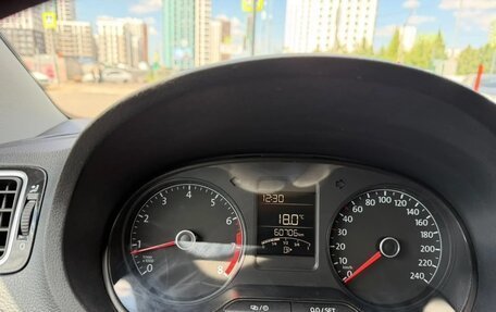Volkswagen Polo VI (EU Market), 2018 год, 1 350 000 рублей, 2 фотография