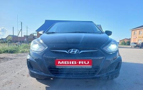 Hyundai Solaris II рестайлинг, 2012 год, 900 000 рублей, 2 фотография
