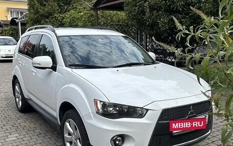 Mitsubishi Outlander III рестайлинг 3, 2010 год, 1 400 000 рублей, 3 фотография