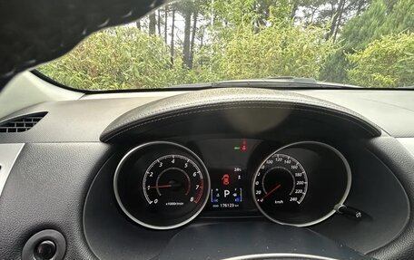 Mitsubishi Outlander III рестайлинг 3, 2010 год, 1 400 000 рублей, 8 фотография