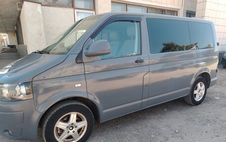 Volkswagen Transporter T5 рестайлинг, 2011 год, 1 285 000 рублей, 2 фотография