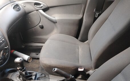Ford Focus IV, 2003 год, 205 000 рублей, 13 фотография