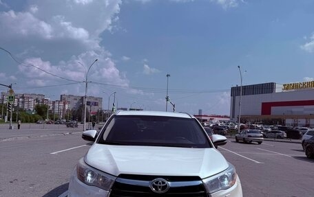 Toyota Highlander III, 2014 год, 2 790 000 рублей, 1 фотография