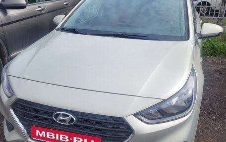 Hyundai Solaris II рестайлинг, 2019 год, 950 000 рублей, 1 фотография
