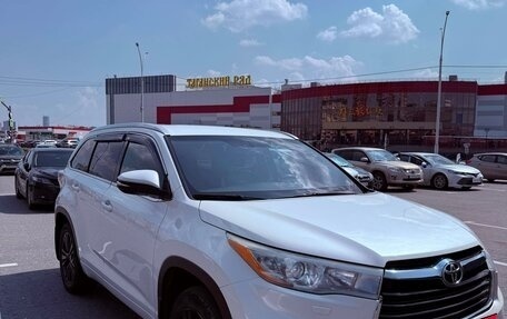 Toyota Highlander III, 2014 год, 2 790 000 рублей, 2 фотография