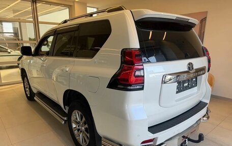 Toyota Land Cruiser Prado 150 рестайлинг 2, 2020 год, 6 050 000 рублей, 6 фотография