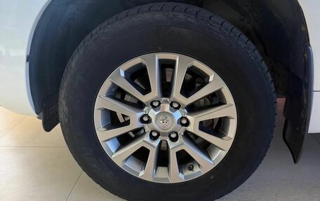 Toyota Land Cruiser Prado 150 рестайлинг 2, 2020 год, 6 050 000 рублей, 15 фотография