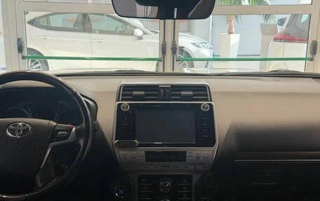 Toyota Land Cruiser Prado 150 рестайлинг 2, 2020 год, 6 050 000 рублей, 12 фотография