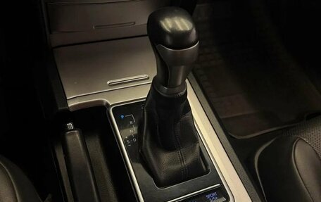 Toyota Land Cruiser Prado 150 рестайлинг 2, 2020 год, 6 050 000 рублей, 21 фотография