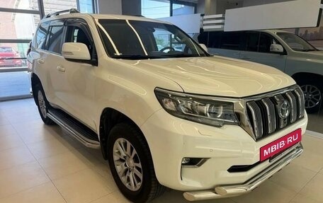 Toyota Land Cruiser Prado 150 рестайлинг 2, 2020 год, 6 050 000 рублей, 3 фотография