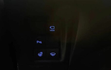 Toyota Land Cruiser Prado 150 рестайлинг 2, 2020 год, 6 050 000 рублей, 25 фотография