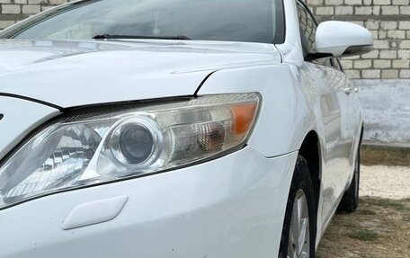 Toyota Camry, 2011 год, 900 000 рублей, 2 фотография