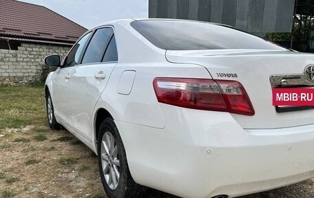 Toyota Camry, 2011 год, 900 000 рублей, 7 фотография