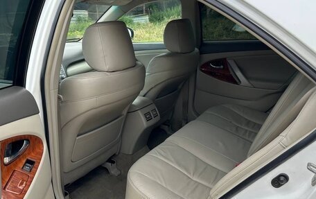 Toyota Camry, 2011 год, 900 000 рублей, 21 фотография