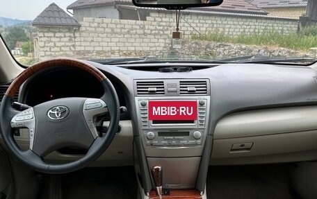 Toyota Camry, 2011 год, 900 000 рублей, 18 фотография