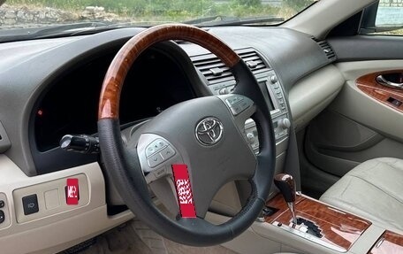 Toyota Camry, 2011 год, 900 000 рублей, 19 фотография