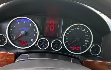 Volkswagen Touareg III, 2010 год, 1 300 000 рублей, 6 фотография