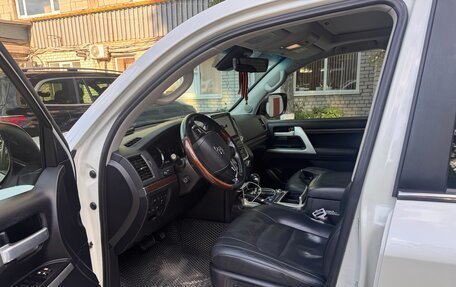 Toyota Land Cruiser 200, 2017 год, 5 300 000 рублей, 5 фотография