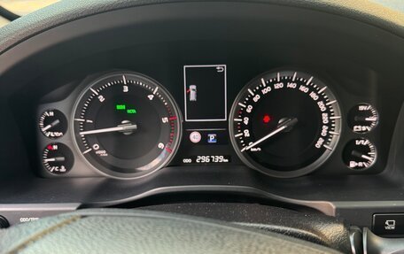 Toyota Land Cruiser 200, 2017 год, 5 300 000 рублей, 6 фотография