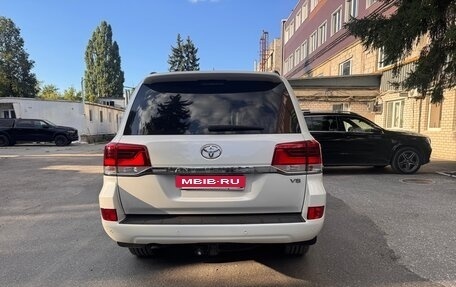 Toyota Land Cruiser 200, 2017 год, 5 300 000 рублей, 2 фотография