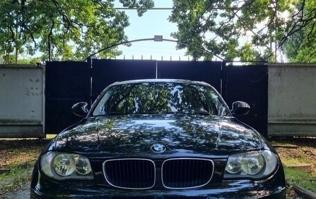 BMW 1 серия, 2011 год, 750 000 рублей, 1 фотография