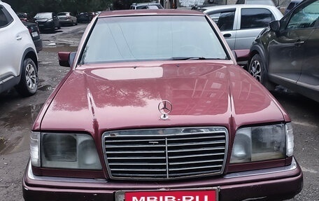 Mercedes-Benz E-Класс, 1995 год, 250 000 рублей, 1 фотография