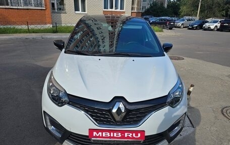 Renault Kaptur I рестайлинг, 2018 год, 2 200 000 рублей, 2 фотография
