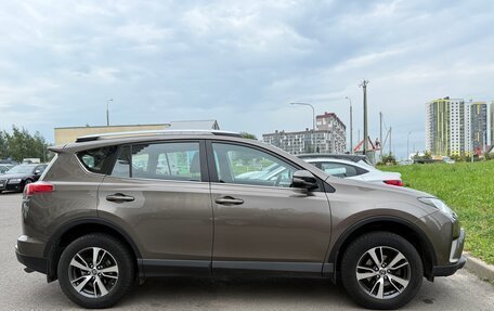 Toyota RAV4, 2017 год, 2 300 000 рублей, 4 фотография
