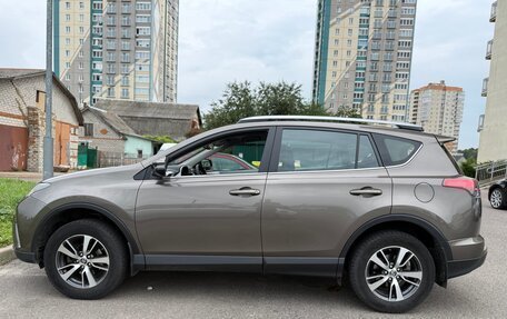 Toyota RAV4, 2017 год, 2 300 000 рублей, 10 фотография