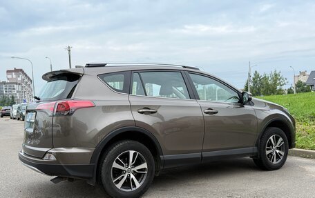 Toyota RAV4, 2017 год, 2 300 000 рублей, 5 фотография