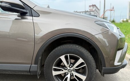 Toyota RAV4, 2017 год, 2 300 000 рублей, 14 фотография