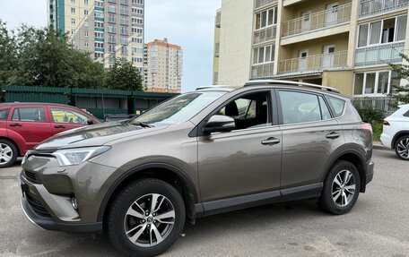 Toyota RAV4, 2017 год, 2 300 000 рублей, 11 фотография