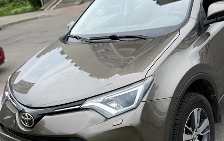 Toyota RAV4, 2017 год, 2 300 000 рублей, 12 фотография