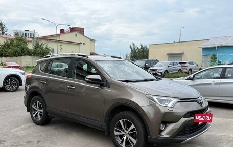 Toyota RAV4, 2017 год, 2 300 000 рублей, 3 фотография