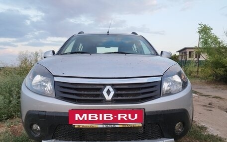 Renault Sandero I, 2013 год, 650 000 рублей, 2 фотография
