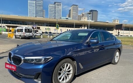 BMW 5 серия, 2021 год, 4 295 000 рублей, 2 фотография