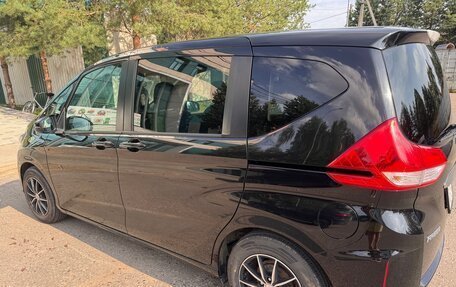 Honda Freed II, 2019 год, 1 600 000 рублей, 2 фотография