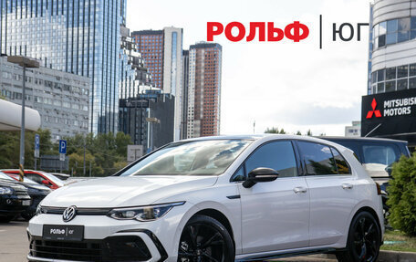 Volkswagen Golf VIII, 2022 год, 2 488 000 рублей, 1 фотография