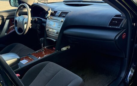 Toyota Camry, 2011 год, 1 300 000 рублей, 6 фотография