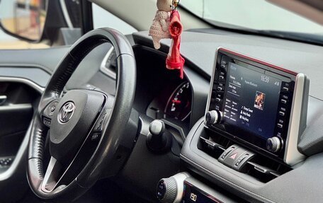 Toyota RAV4, 2020 год, 2 850 000 рублей, 11 фотография