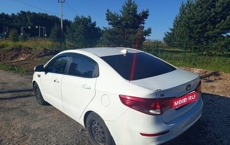 KIA Rio III рестайлинг, 2015 год, 750 000 рублей, 5 фотография