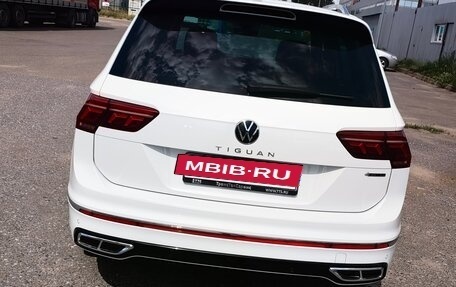 Volkswagen Tiguan II, 2021 год, 3 649 000 рублей, 2 фотография