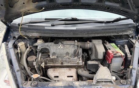 Mitsubishi Colt VI рестайлинг, 2003 год, 245 000 рублей, 10 фотография