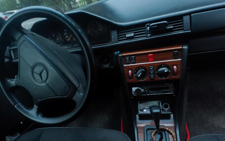 Mercedes-Benz E-Класс, 1995 год, 250 000 рублей, 10 фотография
