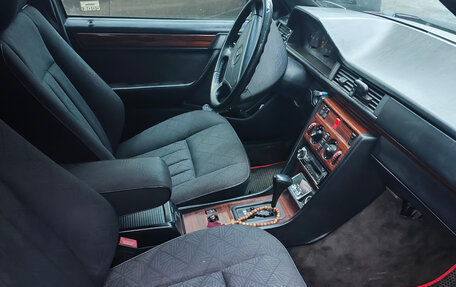 Mercedes-Benz E-Класс, 1995 год, 250 000 рублей, 12 фотография
