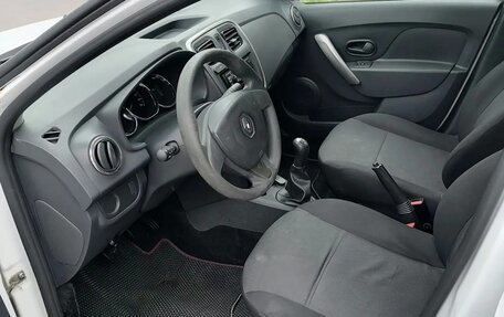 Renault Logan II, 2016 год, 380 000 рублей, 10 фотография