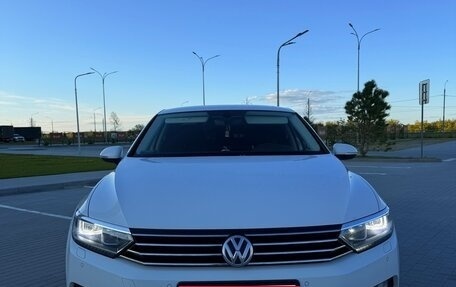 Volkswagen Passat B8 рестайлинг, 2016 год, 1 800 000 рублей, 1 фотография