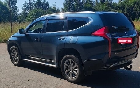 Mitsubishi Pajero Sport III рестайлинг, 2018 год, 2 600 000 рублей, 2 фотография