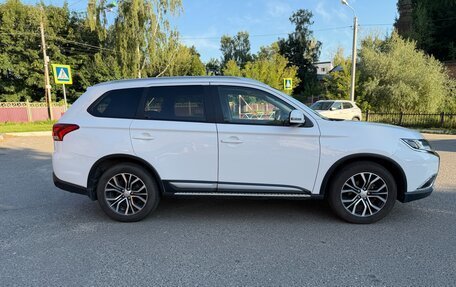 Mitsubishi Outlander III рестайлинг 3, 2016 год, 2 030 000 рублей, 5 фотография